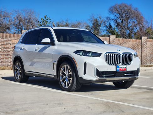 Used 2024 BMW X5 sDrive40i w/ Parking Assistance Package image 4