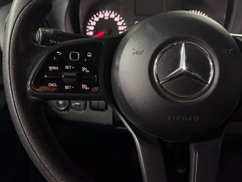 Used 2020 Mercedes-Benz Sprinter 2500 image 19