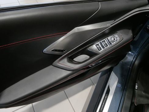 Used 2021 Chevrolet Corvette Stingray Premium Conv w/ Z51 Performance Package RWD image 15