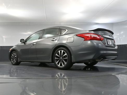 Used 2016 Nissan Altima 2.5 SL w/ Moonroof Package FWD image 49