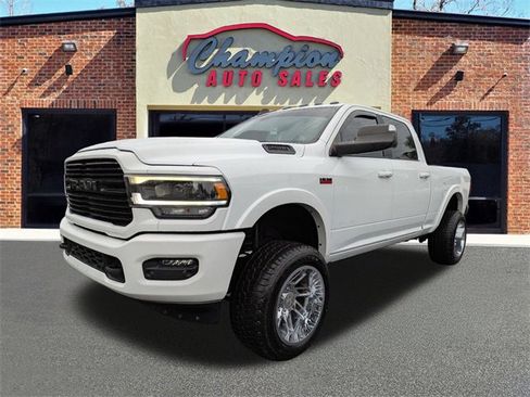 Used 2022 RAM 2500 Laramie w/ Night Edition image 4