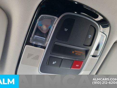 Used 2025 Hyundai Tucson SE FWD image 30