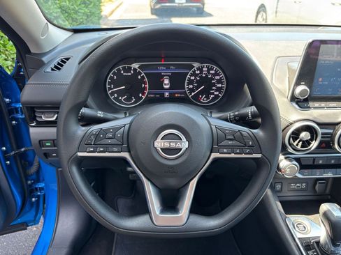 Used 2025 Nissan Sentra SV FWD image 25