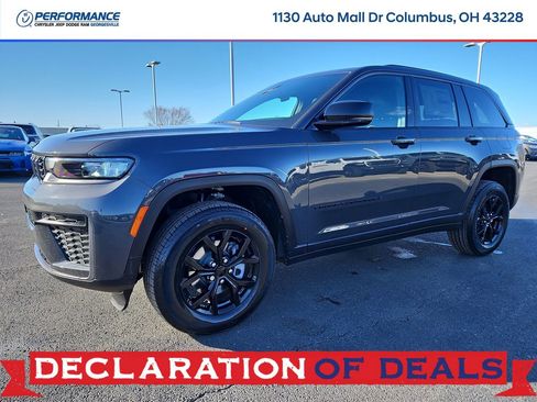 New 2026 Jeep Grand Cherokee Laredo image 3