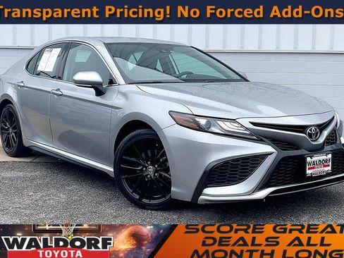 Used 2021 Toyota Camry XSE image 1