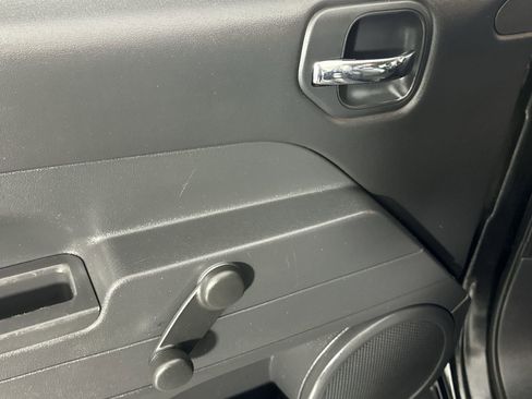 Used 2017 Jeep Patriot Sport image 13