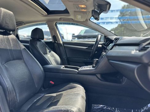 Used 2017 Honda Civic Touring image 18