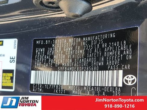 Used 2025 Toyota Corolla LE FWD image 32