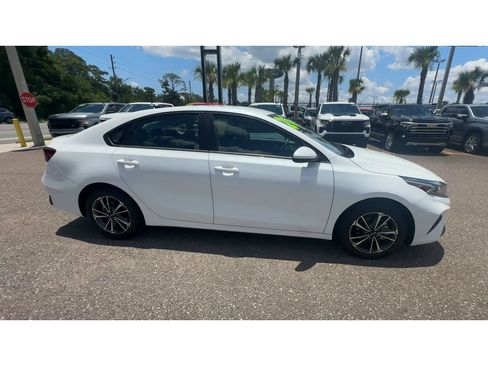 Used 2024 Kia Forte LXS FWD image 9