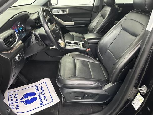 Used 2021 Ford Explorer Limited w/ Equipment Group 301A AWD/4WD image 9