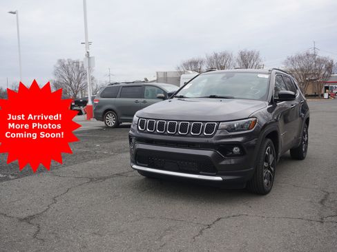Used 2023 Jeep Compass Limited image 1