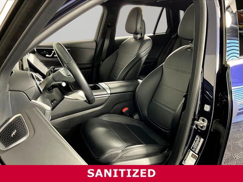 Used 2024 Mercedes-Benz GLC 300 4MATIC image 21
