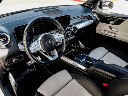 Used 2021 Mercedes-Benz GLB 35 AMG GLB 35 AMG image 2