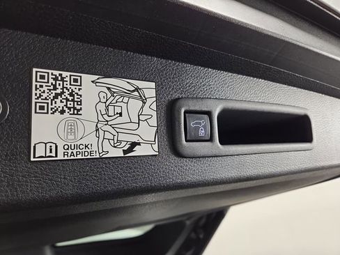Used 2023 Toyota Sienna Platinum FWD image 37