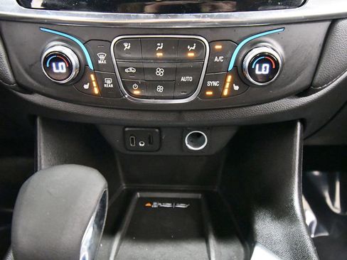 Used 2023 Chevrolet Traverse LT w/ LPO, Floor Liner Package AWD/4WD image 25