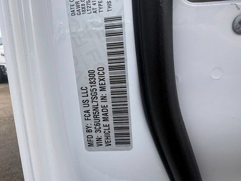 Used 2025 RAM 2500 Laramie AWD/4WD image 31