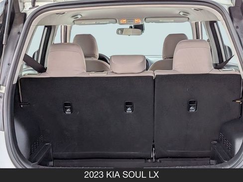 Used 2023 Kia Soul LX w/ LX Technology Package FWD image 23