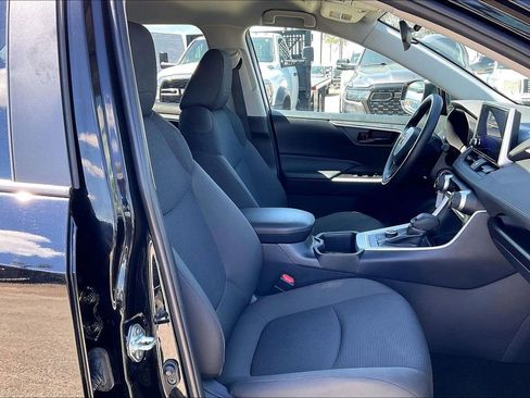Used 2025 Toyota RAV4 LE image 30