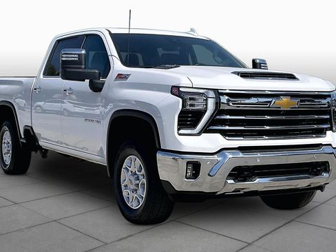Used 2025 Chevrolet Silverado 2500 LTZ w/ LTZ Premium Package AWD/4WD image 3