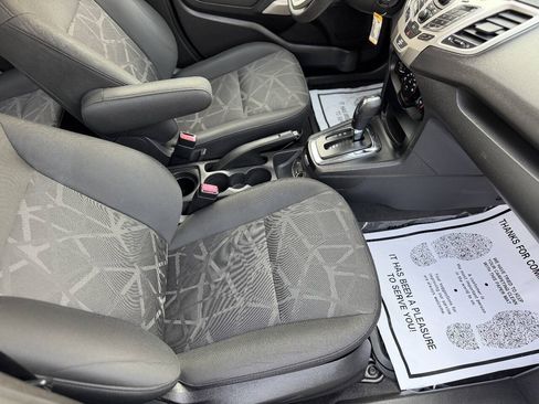 Used 2013 Ford Fiesta SE FWD image 19