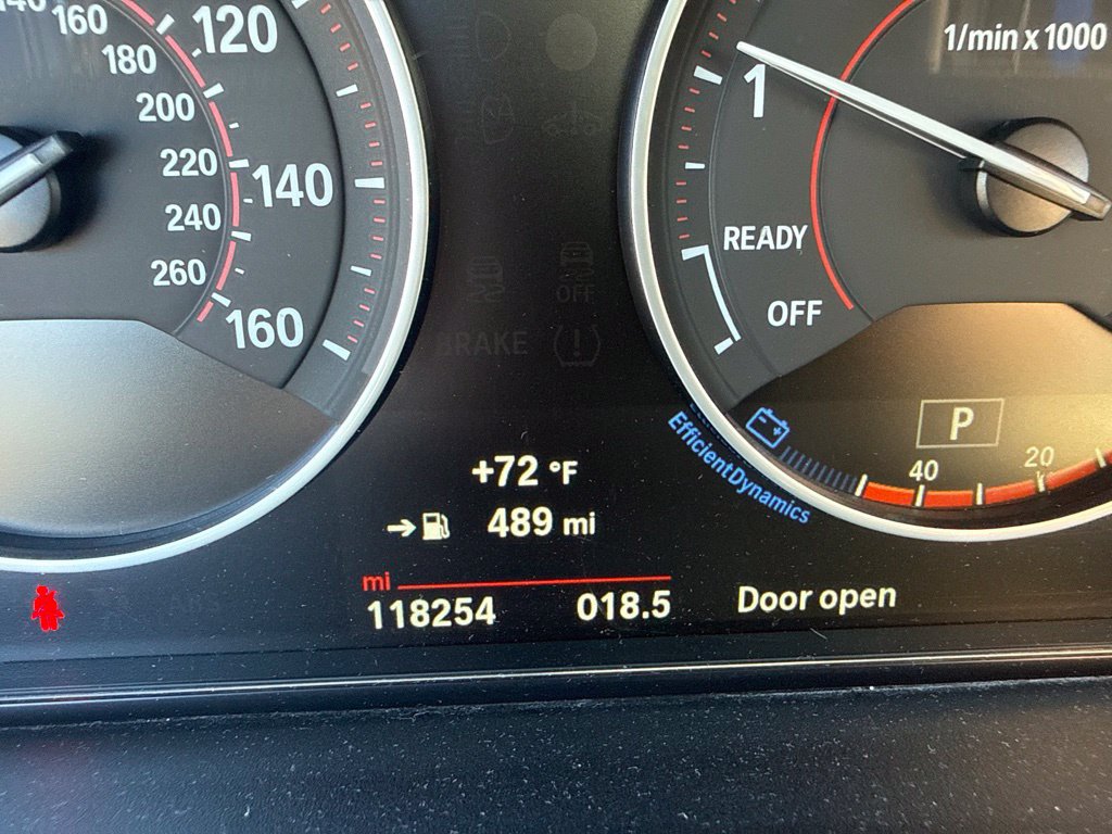 Used 2017 BMW 330i xDrive Sedan AWD/4WD image 6