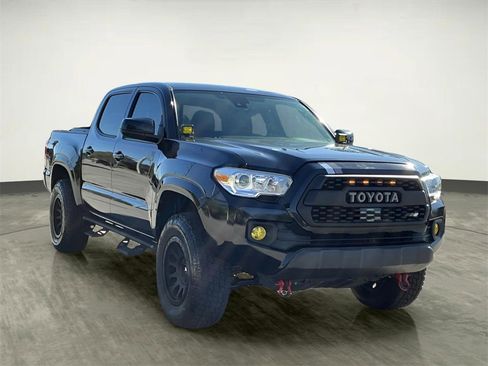 Used 2021 Toyota Tacoma SR image 6