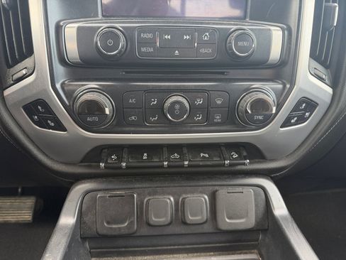 Used 2018 GMC Sierra 1500 SLT w/ SLT Premium Package AWD/4WD image 11