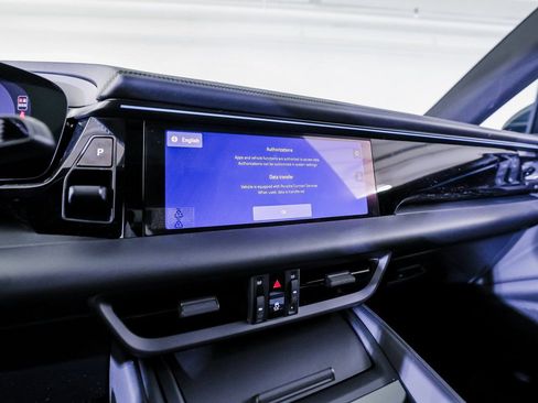 New 2026 Porsche Macan Electric image 19