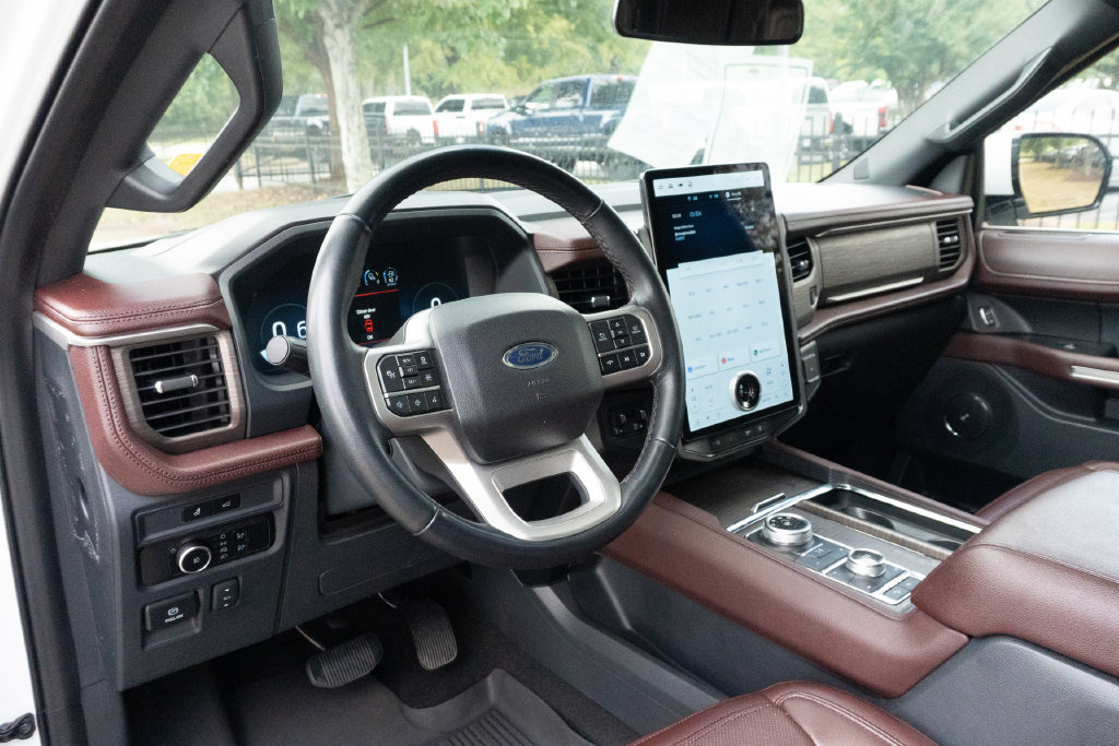Used 2024 Ford Expedition Max Limited AWD/4WD image 21
