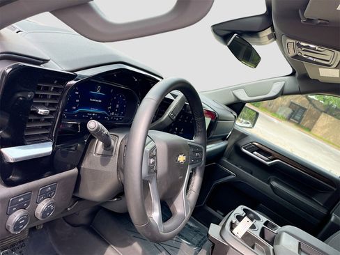 Used 2024 Chevrolet Silverado 1500 LT w/ Protection Package image 9