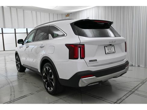 Certified 2025 Kia Sorento SX image 5