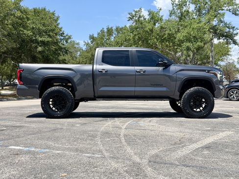 Used 2026 Toyota Tundra Limited AWD/4WD image 7