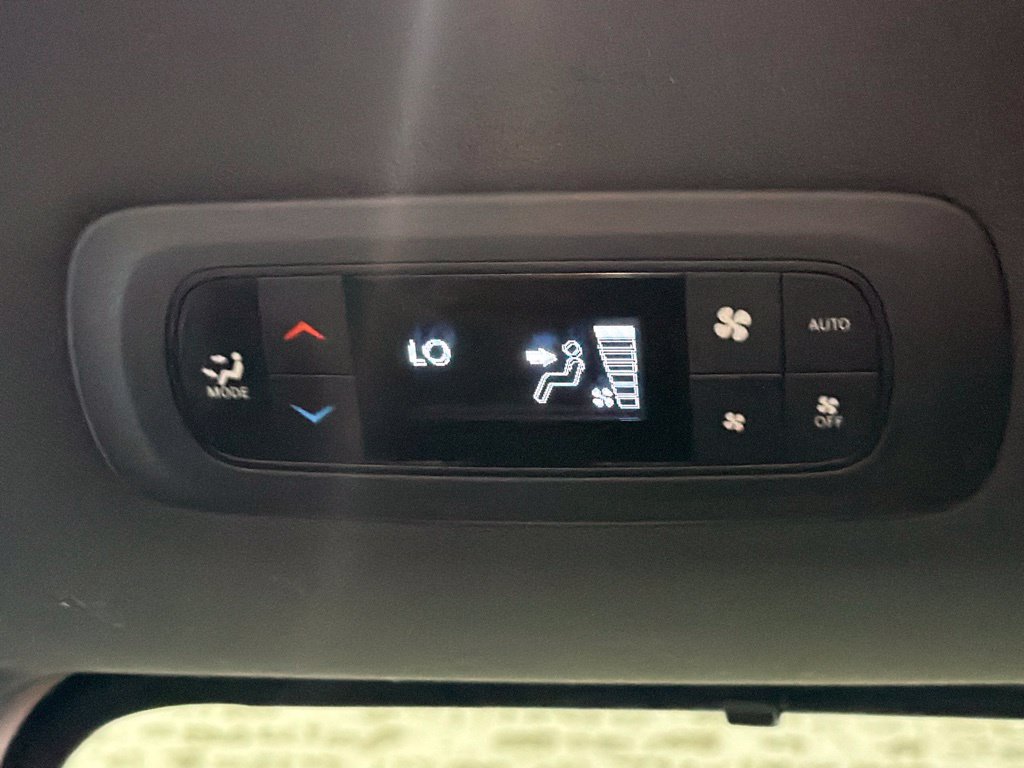 Used 2026 Chrysler Pacifica Select FWD image 24