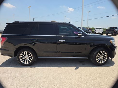 Used 2018 Ford Expedition Limited w/ Driver Assistance Package RWD image 2