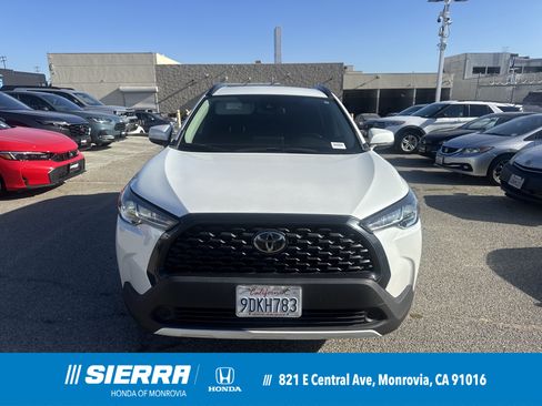 Used 2022 Toyota Corolla Cross LE FWD image 1
