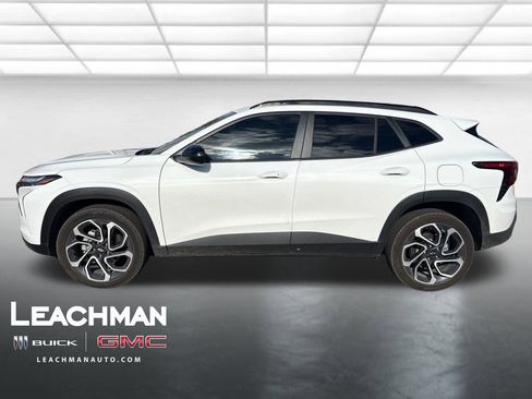 Certified 2025 Chevrolet Trax RS w/ Sunroof Package image 8