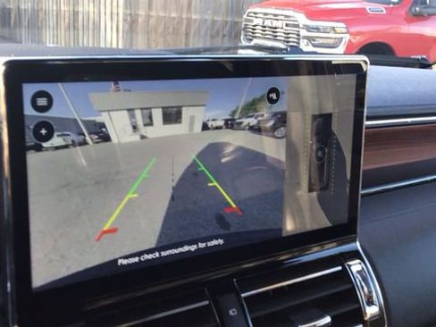 Used 2024 Lincoln Navigator Reserve image 22