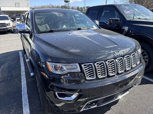 Used 2017 Jeep Grand Cherokee Overland w/ Jeep Active Safety Group image 2