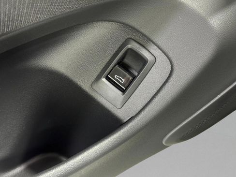 New 2026 BMW 540i xDrive w/ M Sport Package image 25