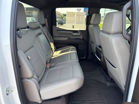 Used 2022 GMC Sierra 1500 SLT AWD/4WD image 19