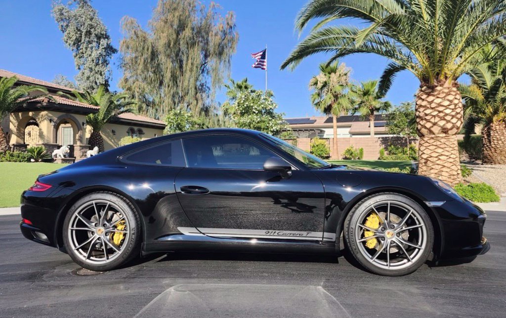 Used 2019 Porsche 911 Carrera T w/ Carrera T Interior Package RWD image 3