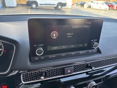 Used 2024 Honda Civic EX-L image 17