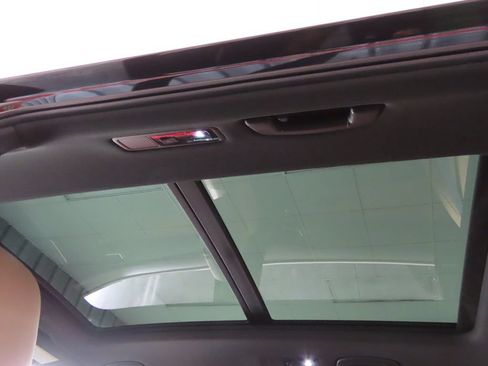 Used 2023 Volkswagen Tiguan SE w/ Panoramic Sunroof Package FWD image 50