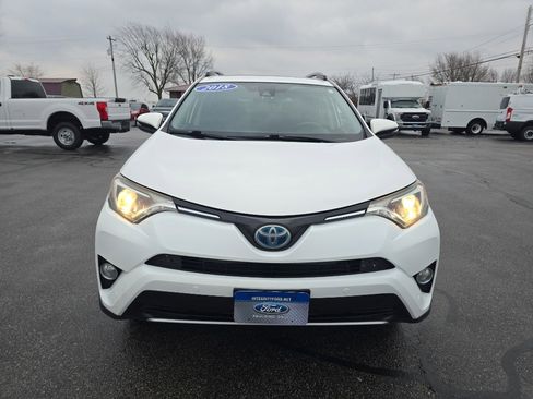 Used 2018 Toyota RAV4 XLE image 3