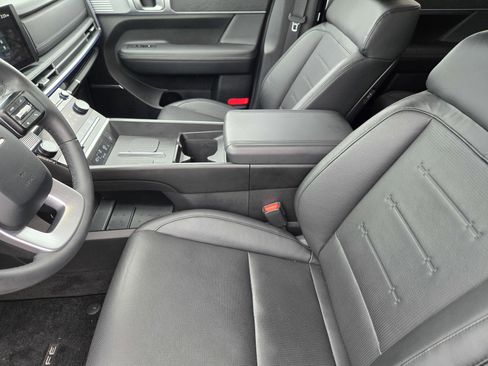 Used 2025 Hyundai Santa Fe Limited image 14