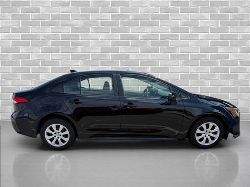 Used 2024 Toyota Corolla LE FWD image 6