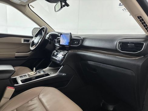 Used 2022 Ford Explorer Limited w/ Equipment Group 301A RWD image 30