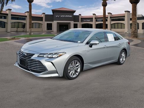 Used 2021 Toyota Avalon XLE w/ Carpet Mat Package (TMS) image 4