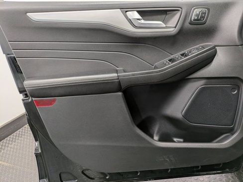 Used 2024 Ford Escape Platinum image 8