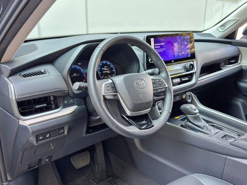 Used 2024 Toyota Grand Highlander FWD image 14